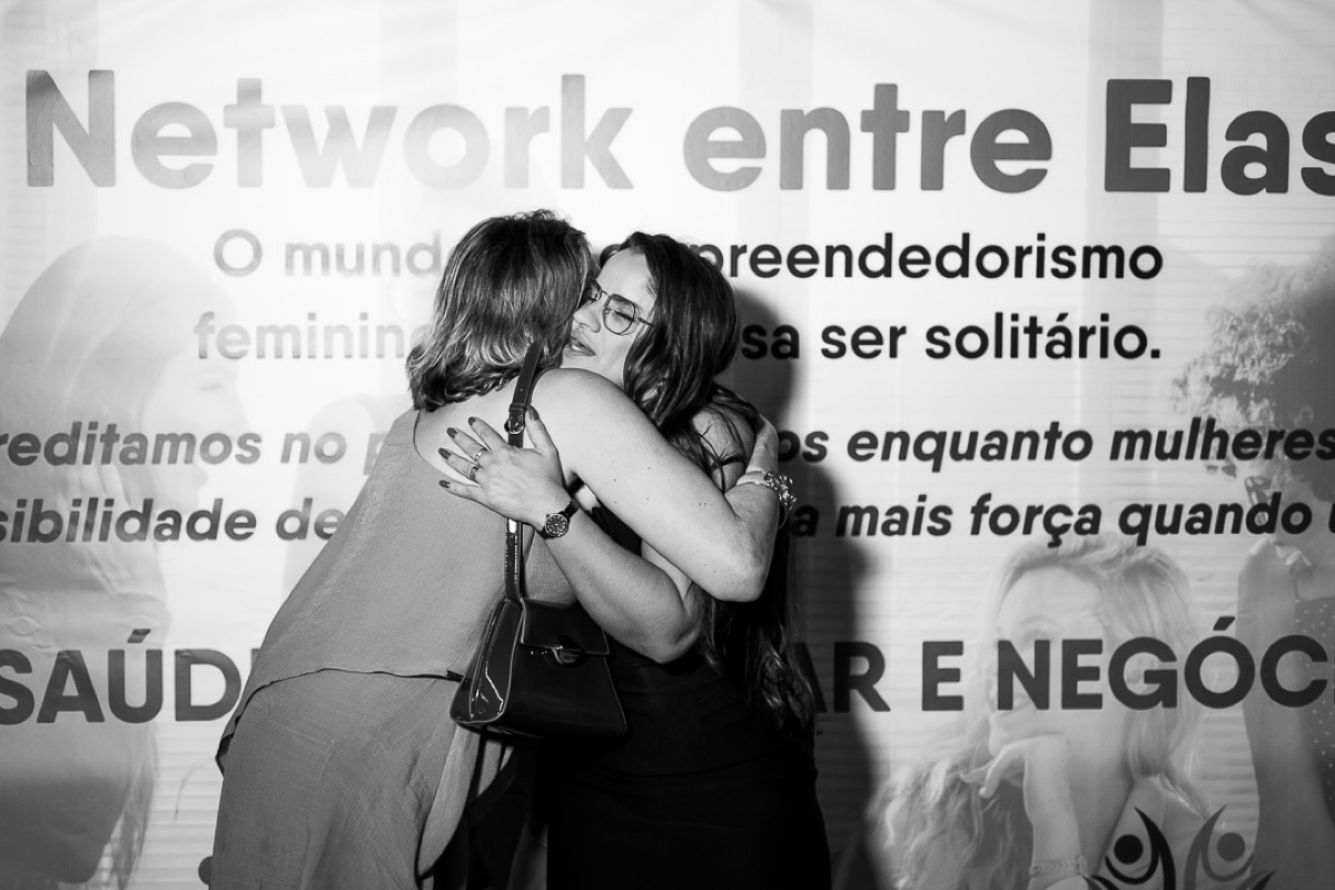 Francielle Caleffi em um encontro de networking entre empresárias